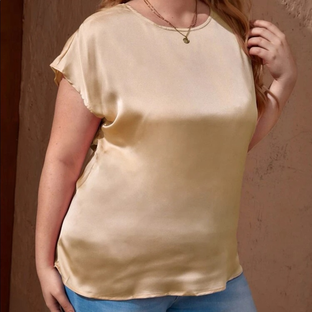 Plus size navy blue twist back blouse - Picture 14 of 15